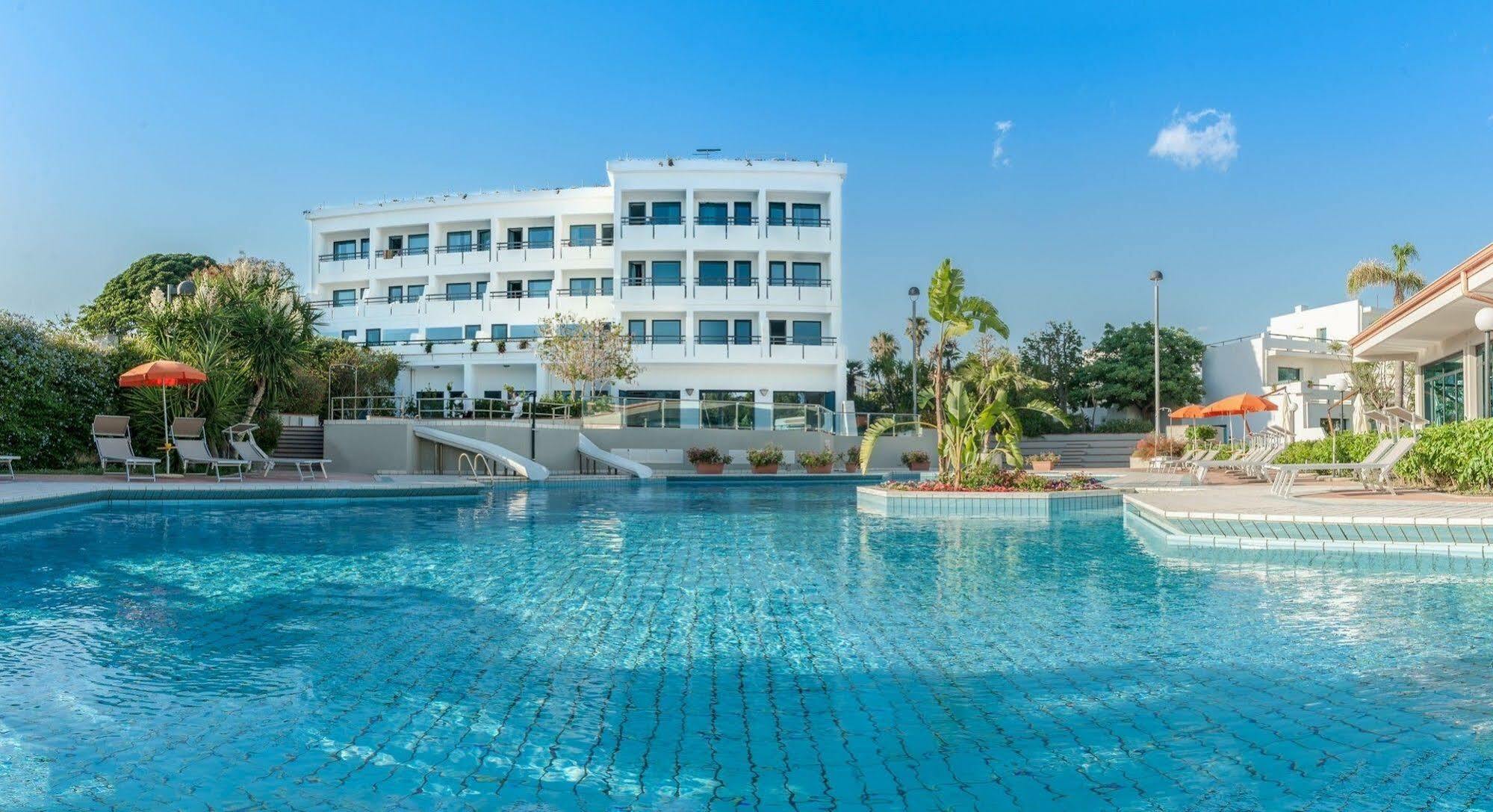 فندق Acacia Marina مارينا دي راغوزا المظهر الخارجي الصورة