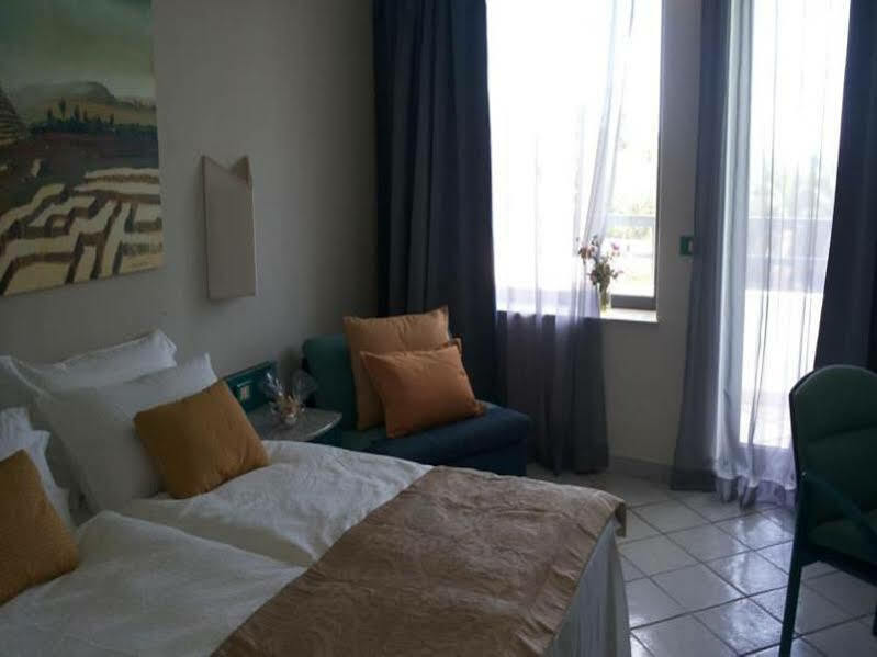 فندق Acacia Marina مارينا دي راغوزا المظهر الخارجي الصورة